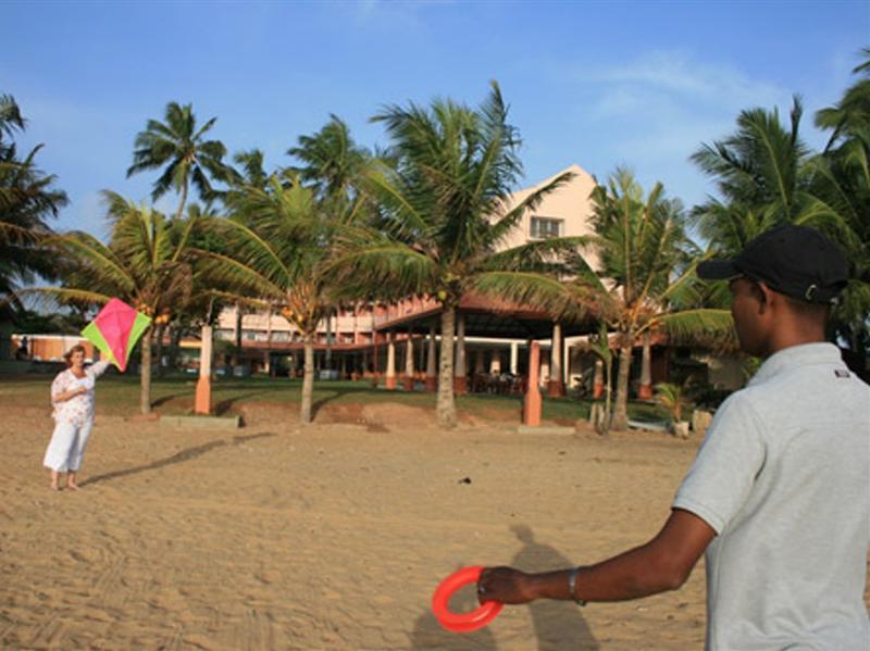 Paradise Beach Hotel Negombo Exteriör bild